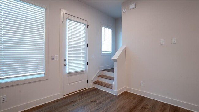 Building Photo - 1394 Cozy Cir SE