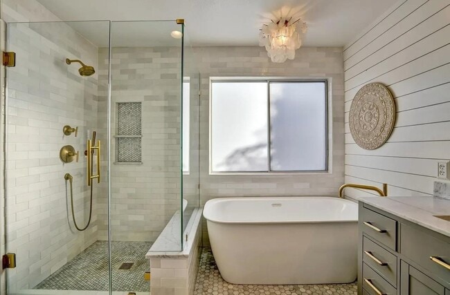 Building Photo - 539 Zenith Ridge Dr