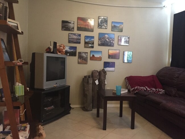 Building Photo - College Station - (Northgate) -1 bedroom / 1 bath condo.