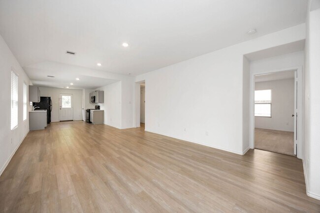 Building Photo - This charming 3-bedroom, 2-bath home, built in 2021