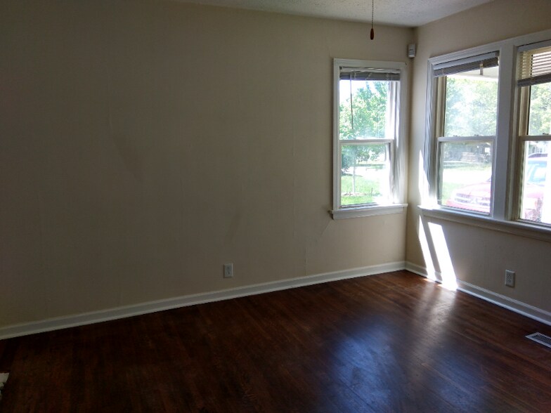 Building Photo - 3415 E Bayley St