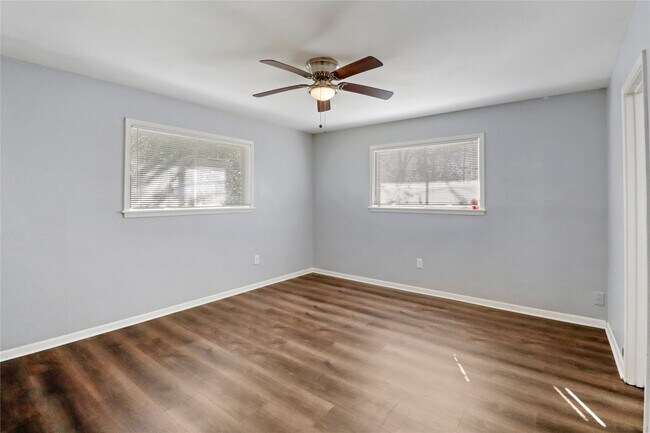 Building Photo - 238 Sleepy Hollow Dr