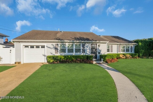 Building Photo - 1037 Woodgate Ave