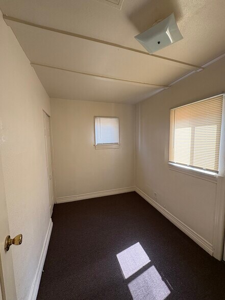 Building Photo - 2414 W 39th St