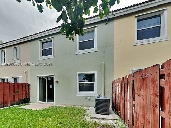 Building Photo - 4025 SW 149th Ct
