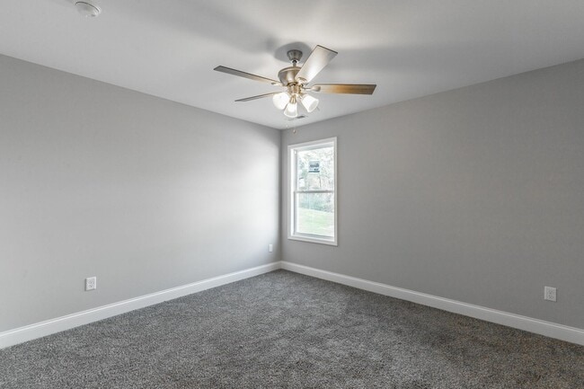 Building Photo - 5012 Oop Rd