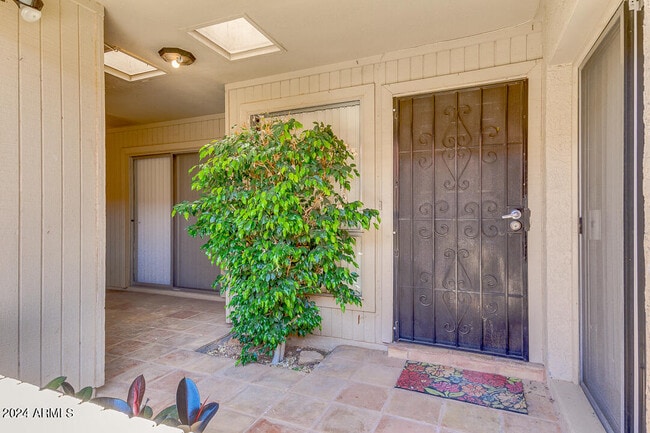 Building Photo - 195 N Cottonwood St