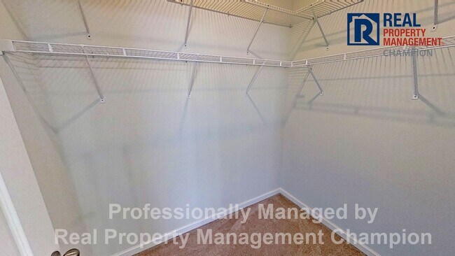 Building Photo - Beautiful 3 BD/2 BA Home in Porters Walk