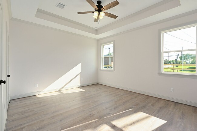 Building Photo - 1510 Echols St