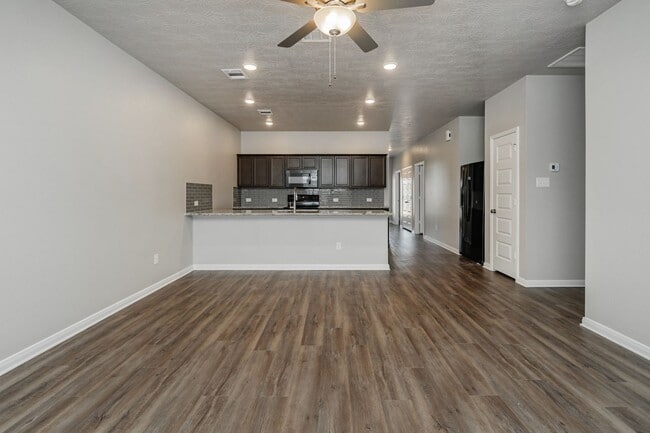 Building Photo - 1115 Trellis Pass