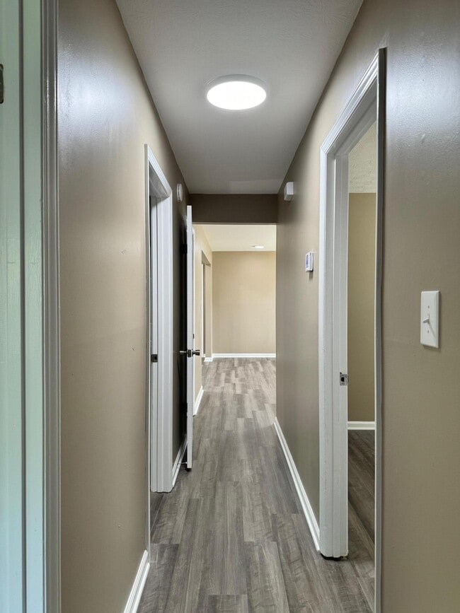 Building Photo - 222 Beechwood Dr