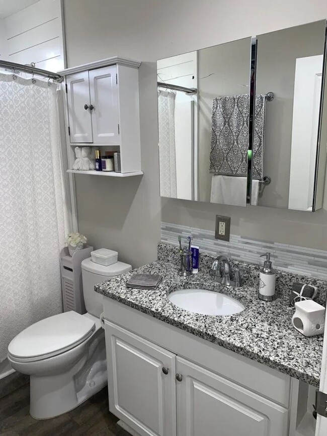 Building Photo - 3 Bedroom 1 Bath House - West Ashley - Cha...