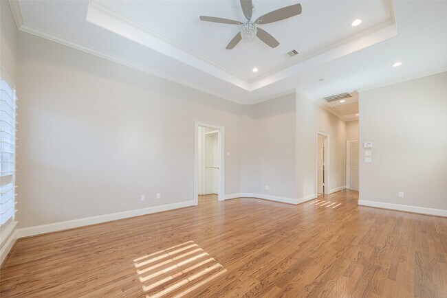 Building Photo - 232 Detering St