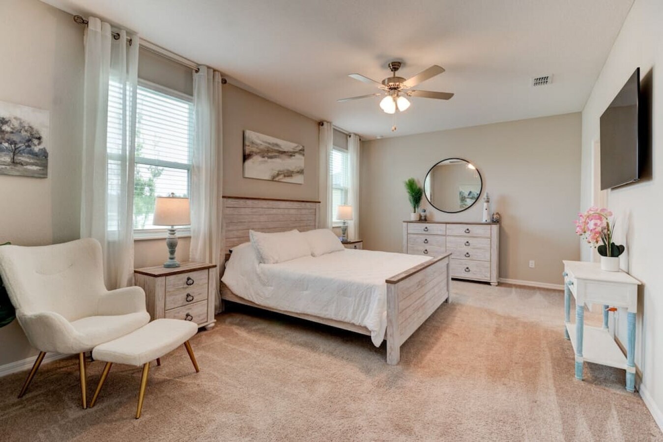 1st bedroom downstairs - 509 Falcon Ridge Rd