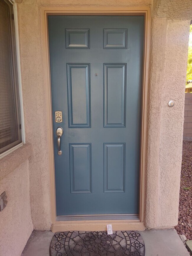 Building Photo - A Very nice and Clean Single Story Home in Summerlin