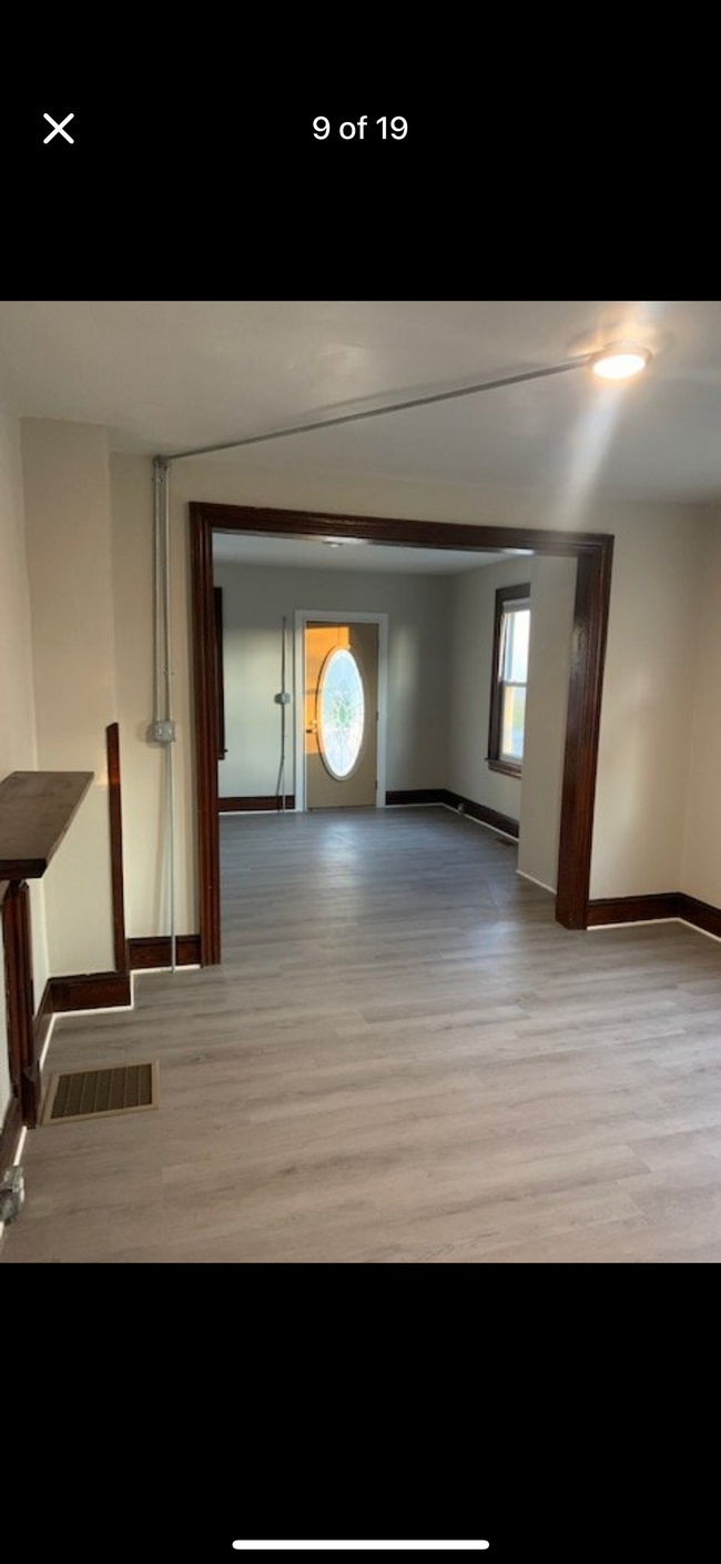 Building Photo - 639 E Middle St