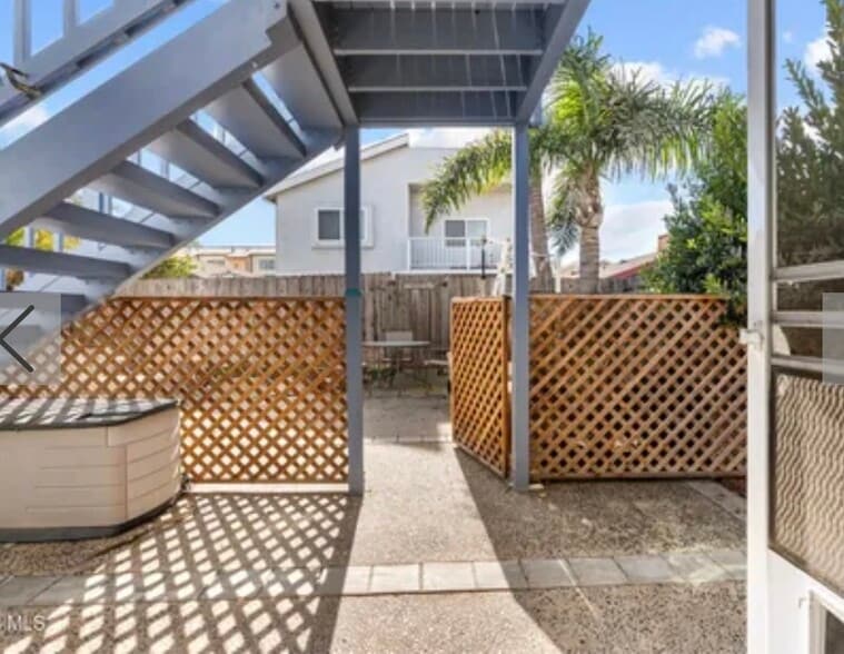 Outside of unit - 5138 Outrigger Way