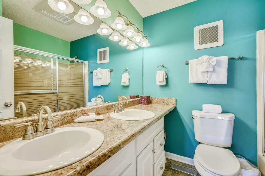 Building Photo - 2858 Joan Ave