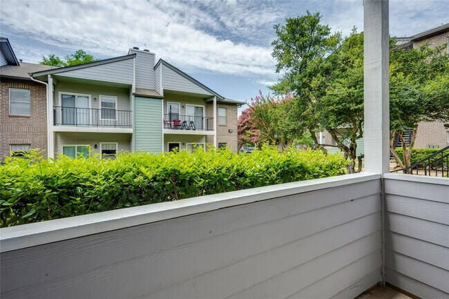 Building Photo - 12166 Metric Blvd