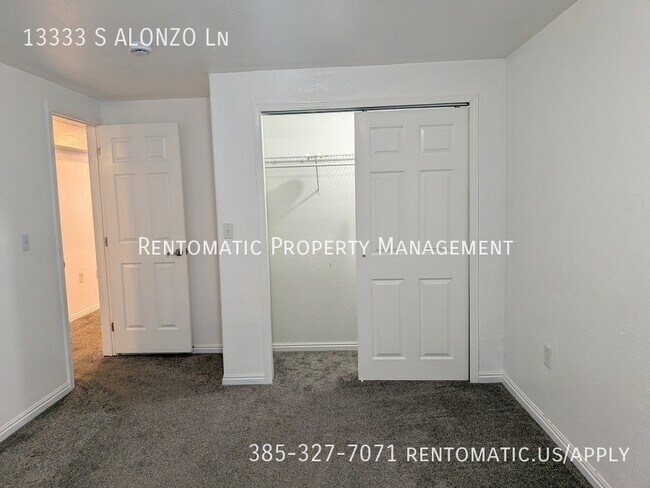 Building Photo - 13333 Alonzo Ln