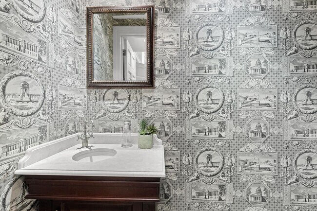 Building Photo - 49B Dana St