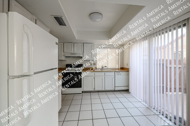 Building Photo - 14838 N 24th Dr