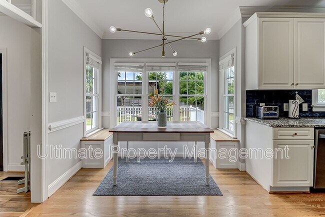 Building Photo - 7022 Cayman Ct