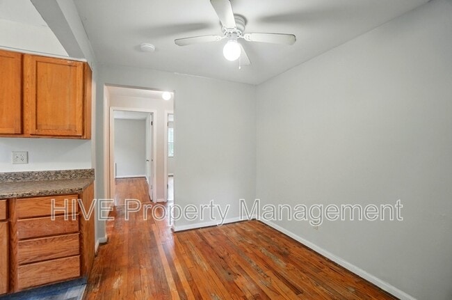 Building Photo - 3919 E Gatewood Ln