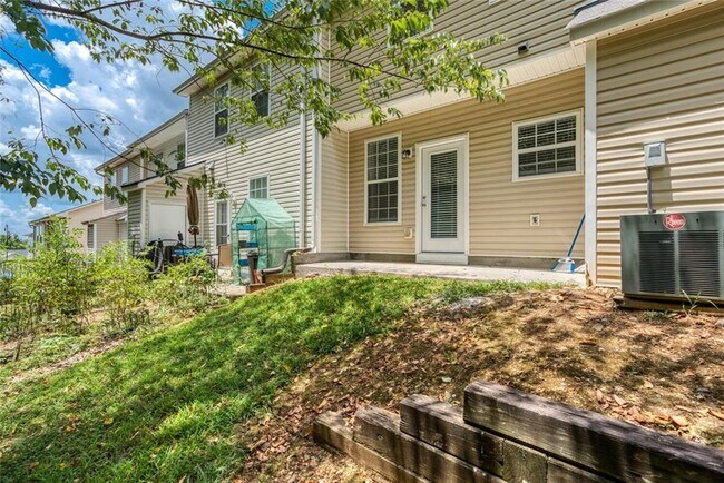 Building Photo - 102 Timber Ridge Dr