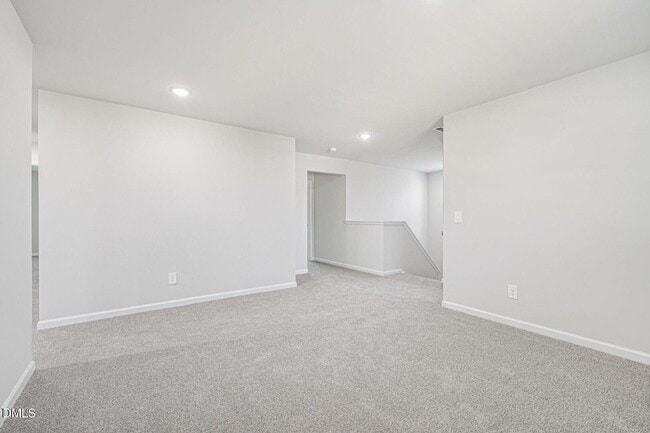 Building Photo - 721 Deschutes Dr