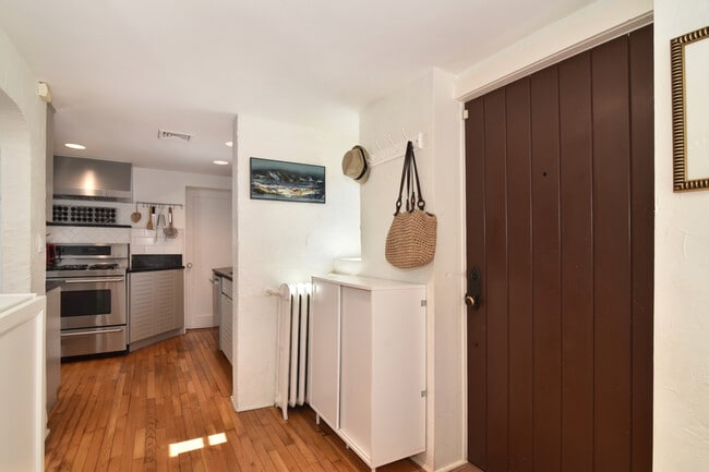 Building Photo - 116 Potter Rd