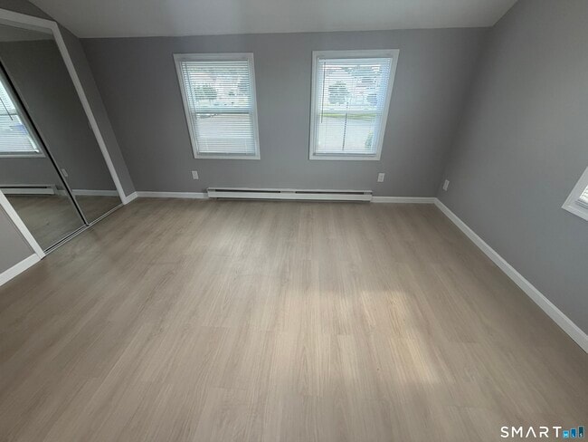 Building Photo - 117 Footpath Ln