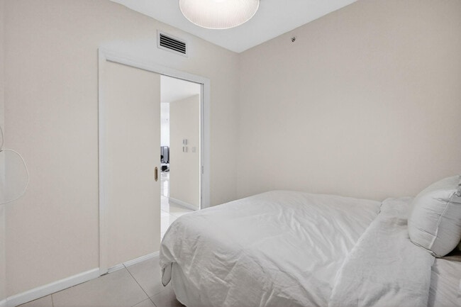 Building Photo - 9595 Collins Ave