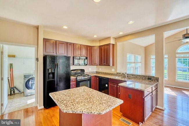 Building Photo - 42245 Sweet Ct