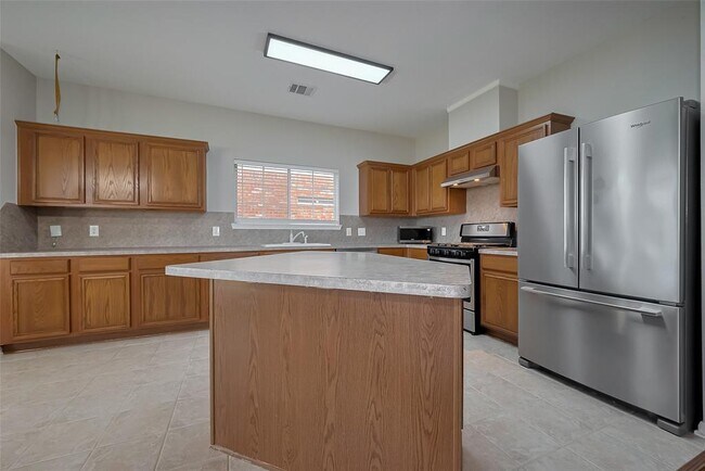 Building Photo - 21831 Manitou Falls Ln