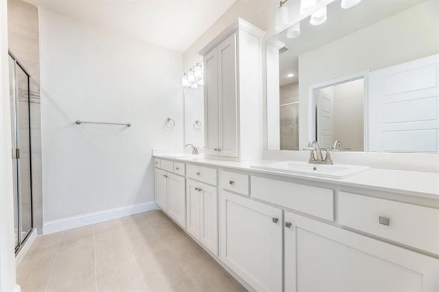 Building Photo - 4704 Corriente Vista Ln