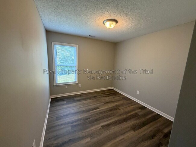 Building Photo - 6907 Cedar Bend Ct
