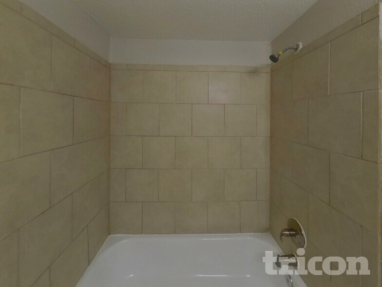 Building Photo - 6342 Briar Terrace Dr