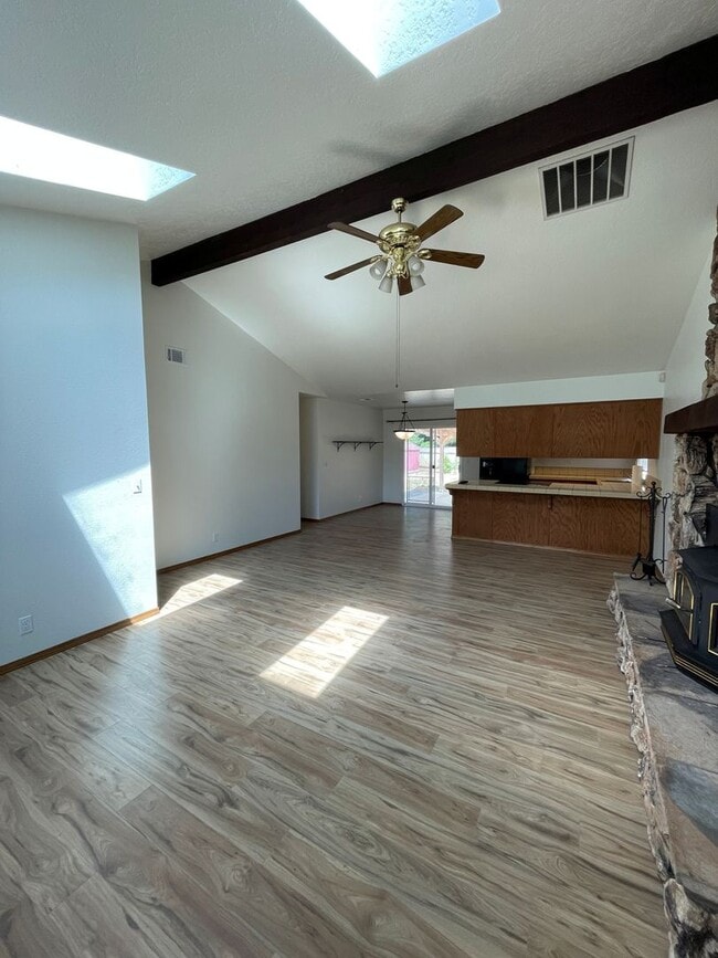 Building Photo - Charming 3-Bedroom Home in Desirable Cutte...