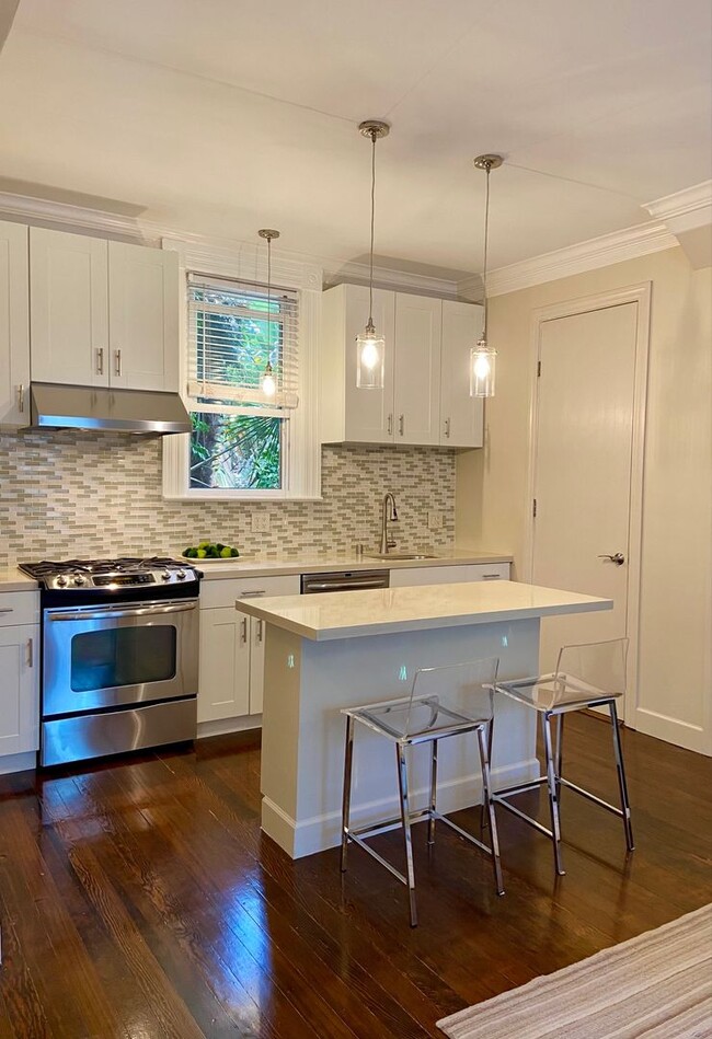 Building Photo - 1412 Hayes St