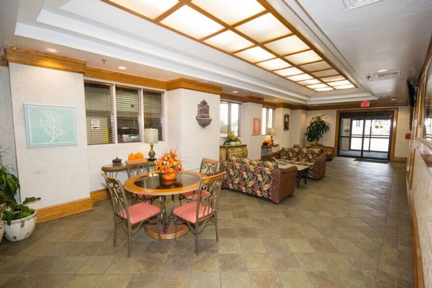 Building Photo - 5556 N Ocean Blvd