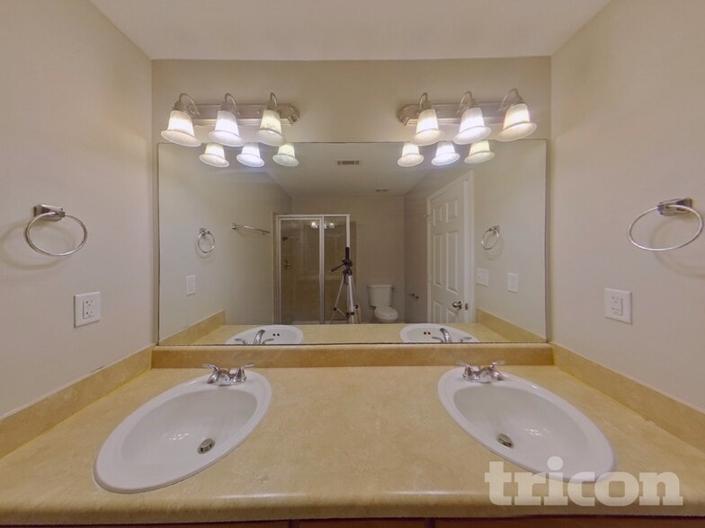 Building Photo - 2396 Grove Ct