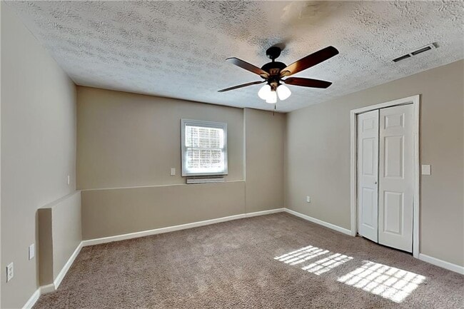 Building Photo - 1587 Casper Hill Dr