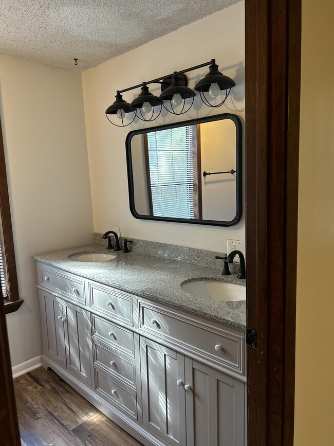 Building Photo - 141 Turtledove Dr