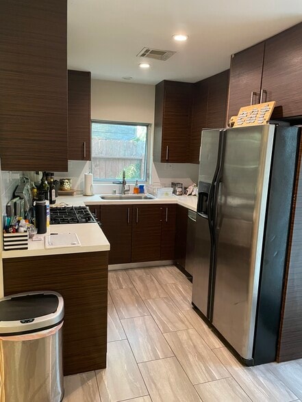 Building Photo - 1620 Malcolm Ave