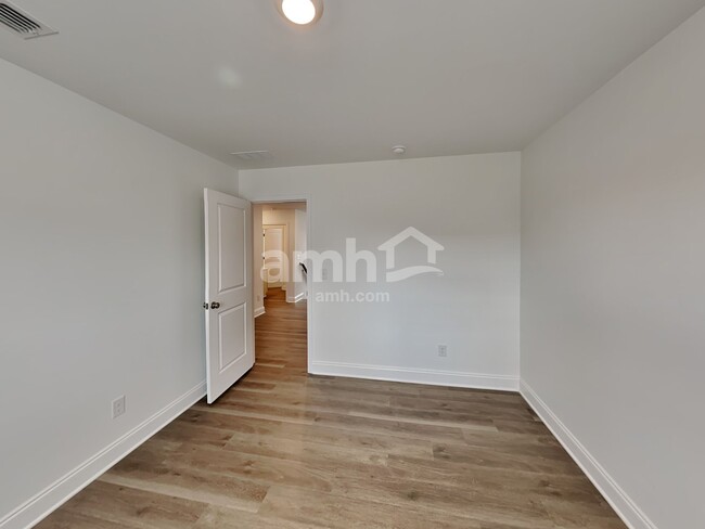 Building Photo - 215 Argea Dr