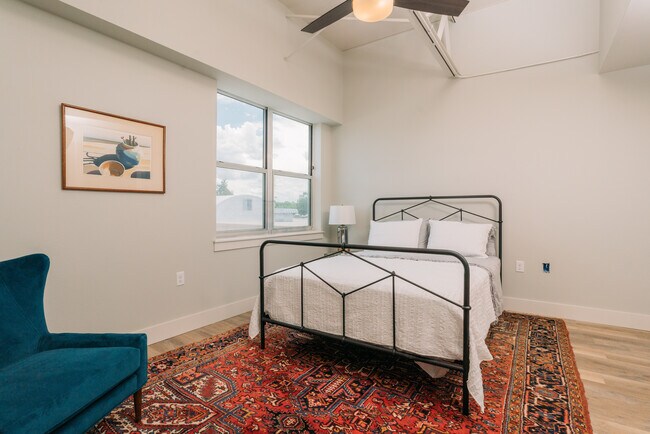 Building Photo - 210 W Peden Alley