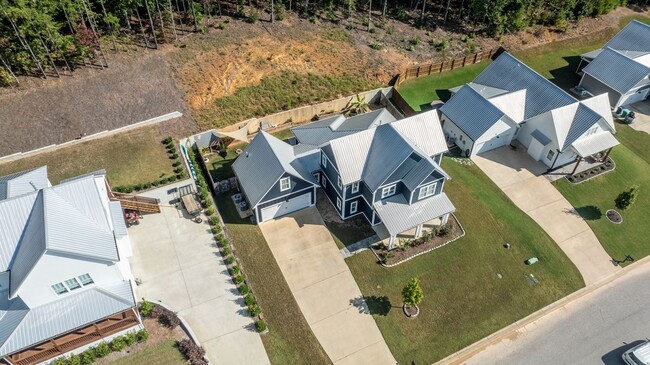 Building Photo - 2024 Adams Ridge Dr