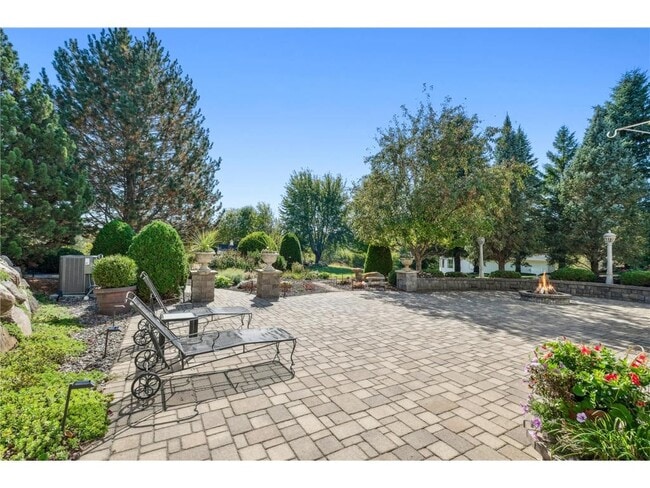 Building Photo - 9520 Scott St