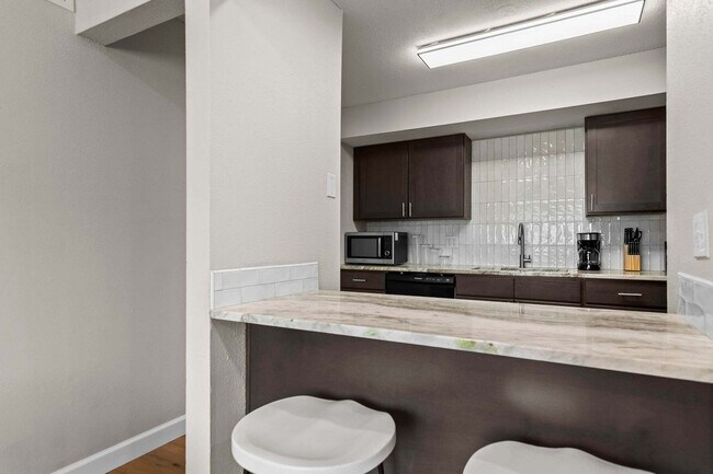 Building Photo - 2309 Cherry Hills Dr